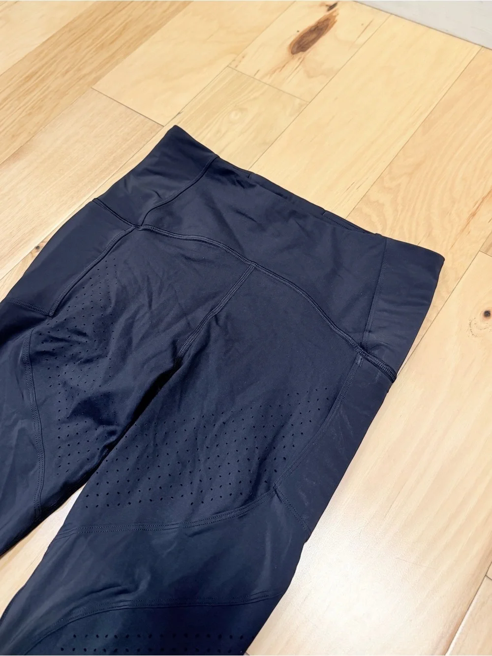 Lululemon Women’s Uncovered Strength High-Rise Crop Tights 23